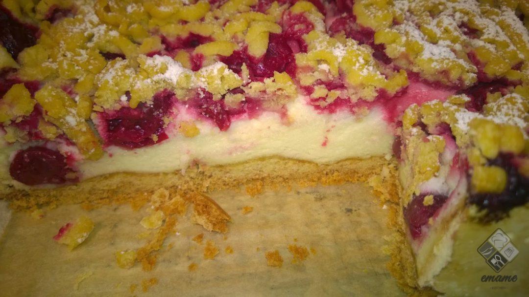 Ciasto z budyniową pianką i wiśniami Ciasto z budyniową pianką i wiśniami