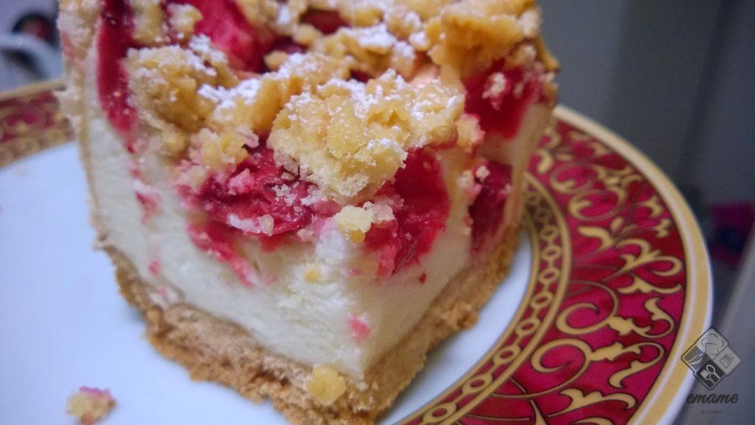 Ciasto z budyniową pianką i wiśniami Ciasto z budyniową pianką i wiśniami