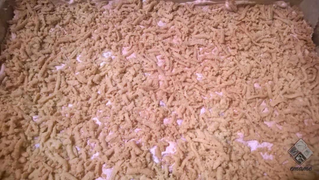 Kruche ciasto z rabarbarem i bezą Kruche ciasto z rabarbarem i bezą