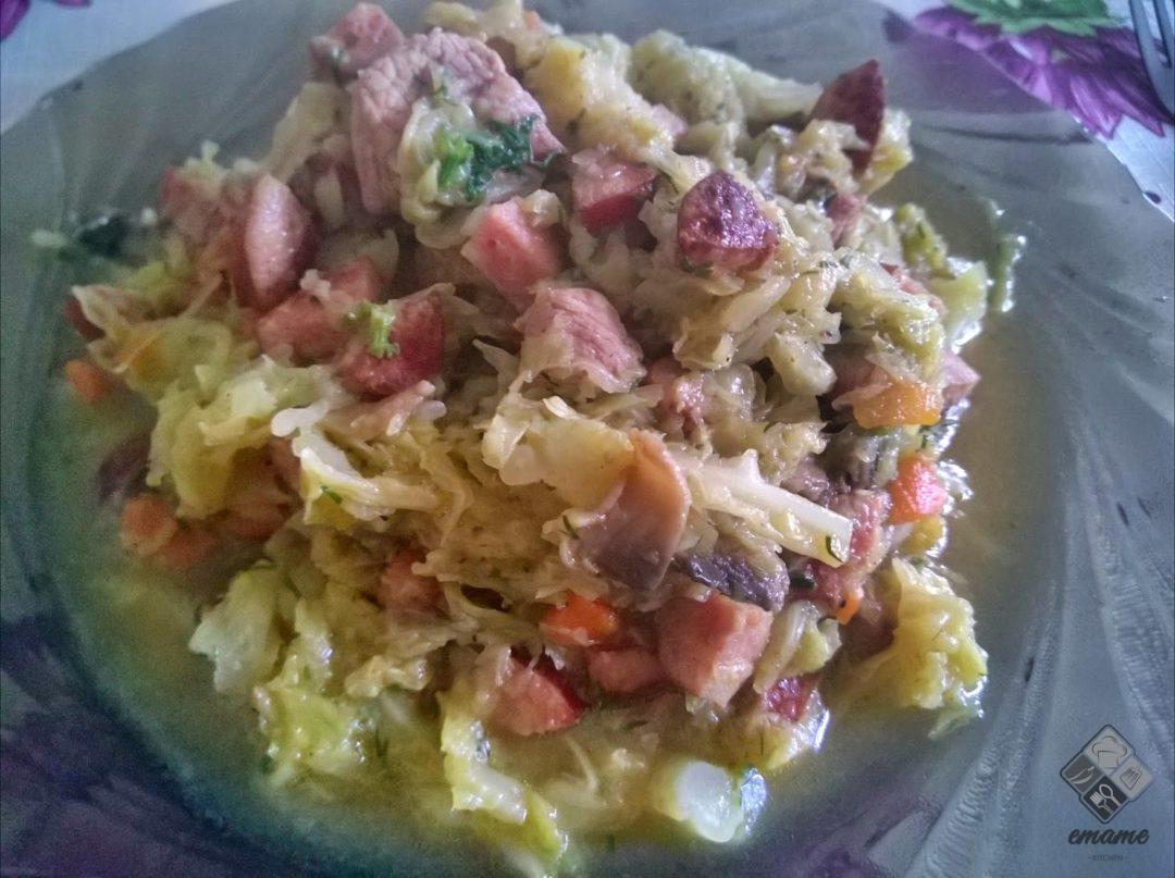 Delikatny bigos z kapusty włoskiej Delikatny bigos z kapusty włoskiej