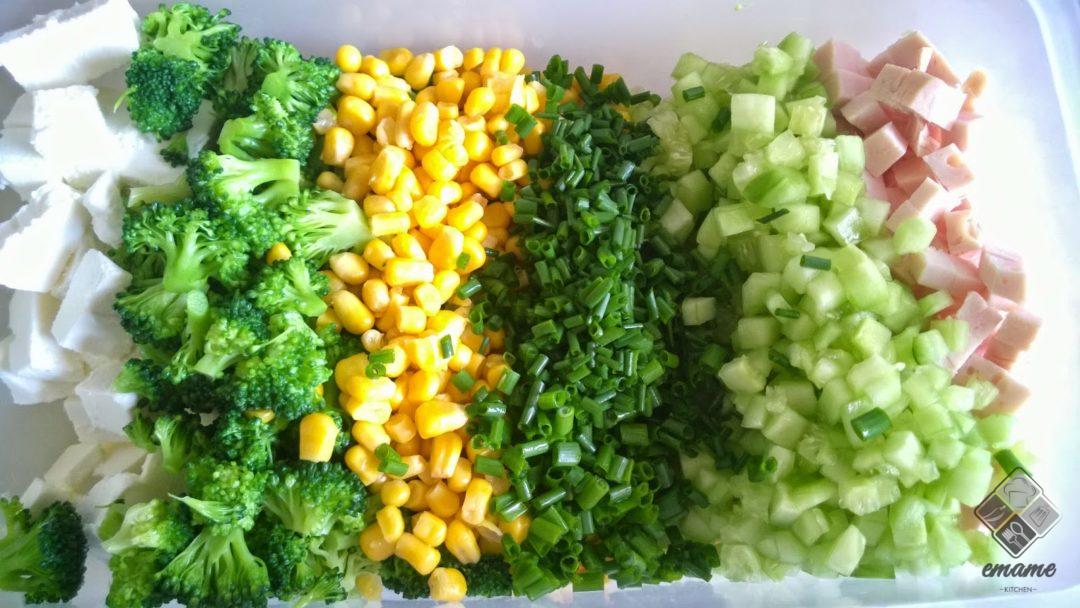 Sałatka trójkolorowa z fetą Sałatka trójkolorowa z fetą