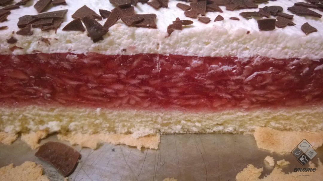 Ciasto biszkoptowe z galaretką i jabłkami Ciasto biszkoptowe z galaretką i jabłkami