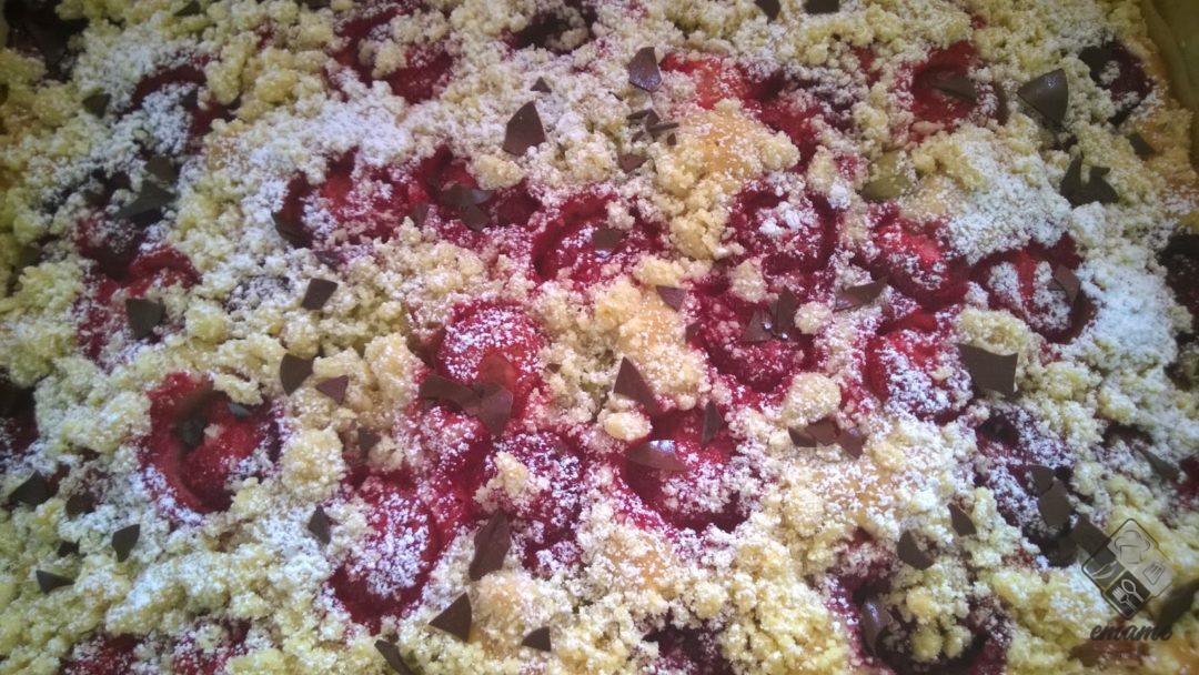 Łatwe ciasto z truskawkami i rabarbarem Łatwe ciasto z truskawkami i rabarbarem