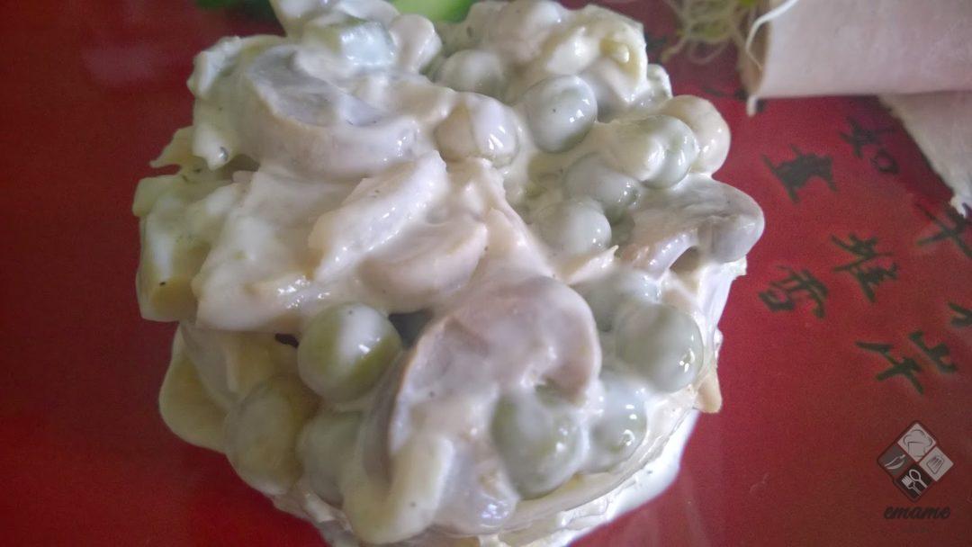 Sałatka z marynowanymi pieczarkami Sałatka z marynowanymi pieczarkami