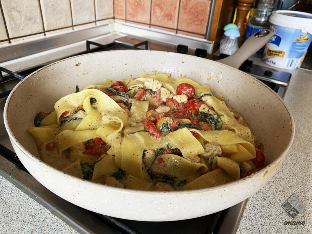 Papardelle ze szpinakiem i papryką Papardelle ze szpinakiem i papryką