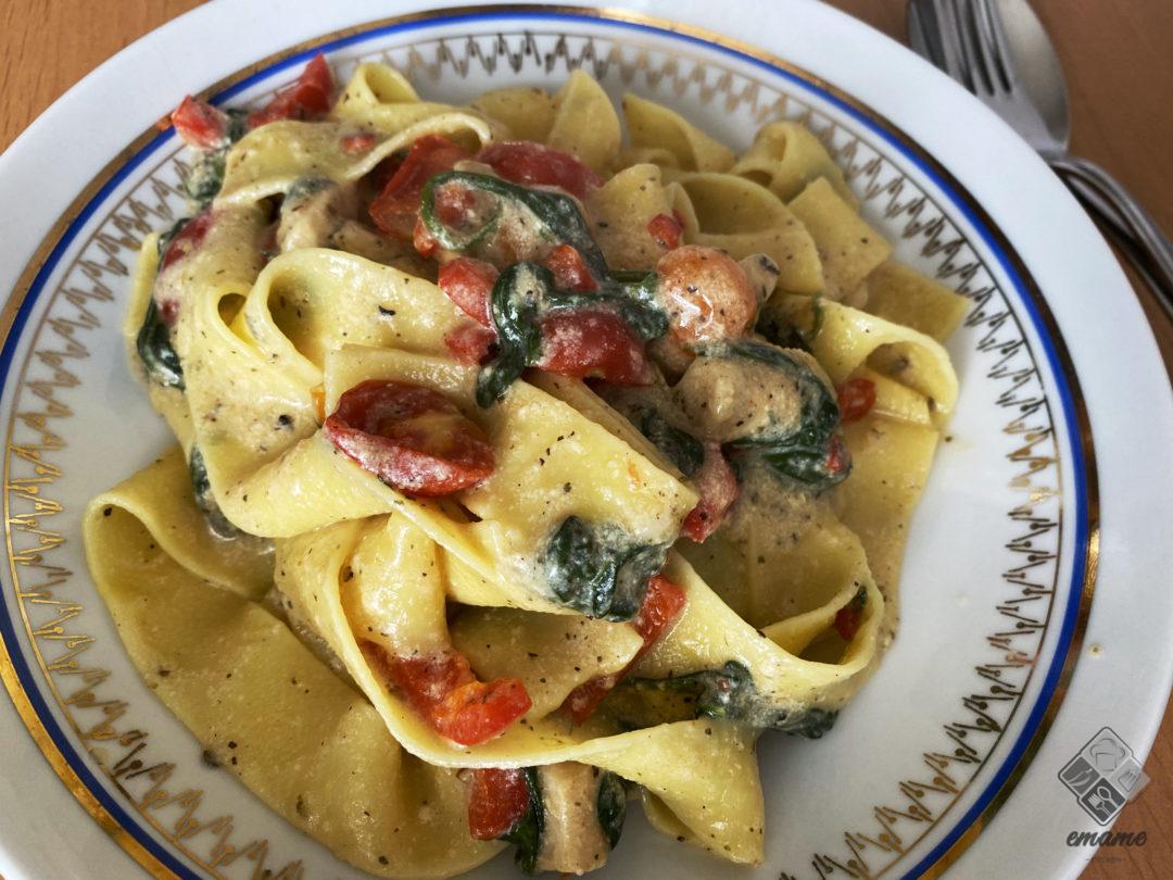 Papardelle ze szpinakiem i papryką Papardelle ze szpinakiem i papryką